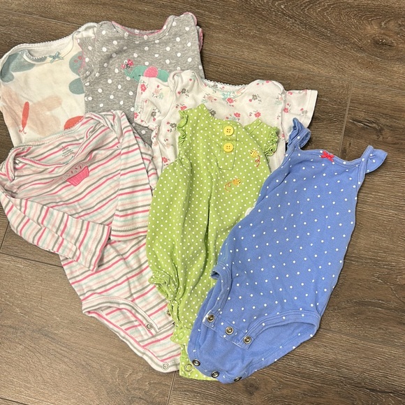 Carter's Other - 🌿DONATING 2/1/23!🌿Lot of 6 Onesies